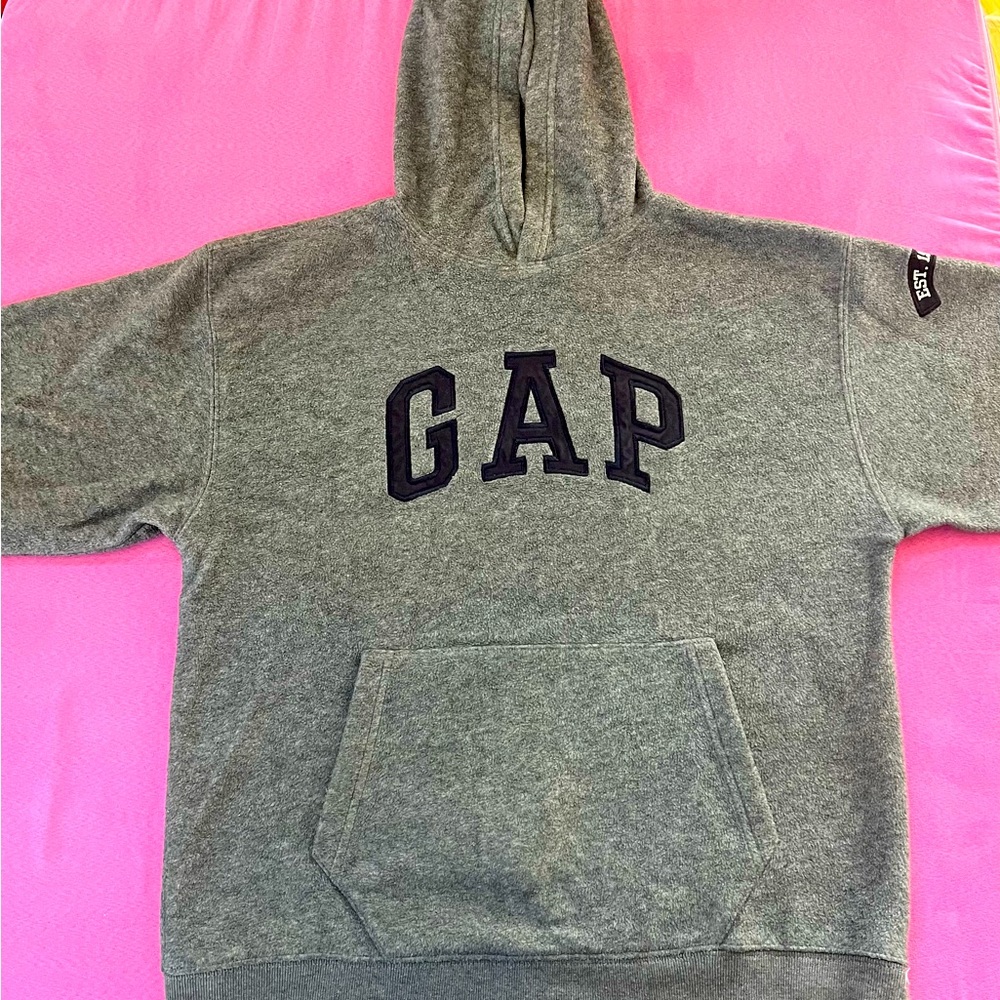 GAP sweatshirt